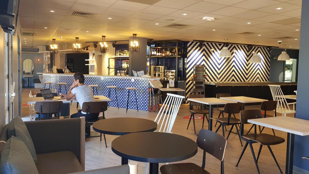 Hotel Ibis Manosque Cadarache Esterno foto