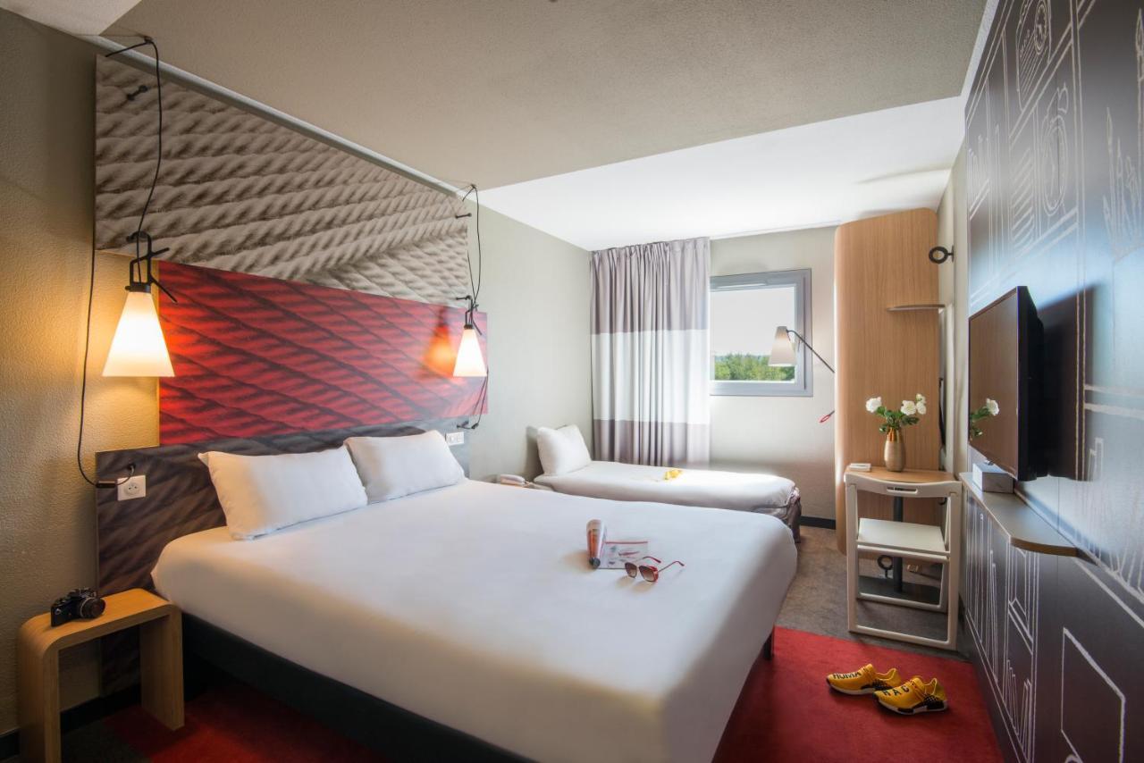 Hotel Ibis Manosque Cadarache Esterno foto