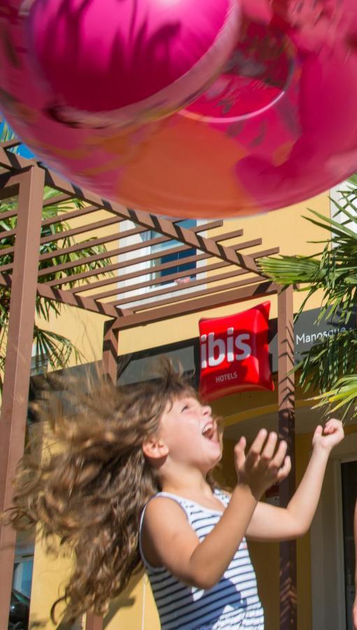 Hotel Ibis Manosque Cadarache Esterno foto