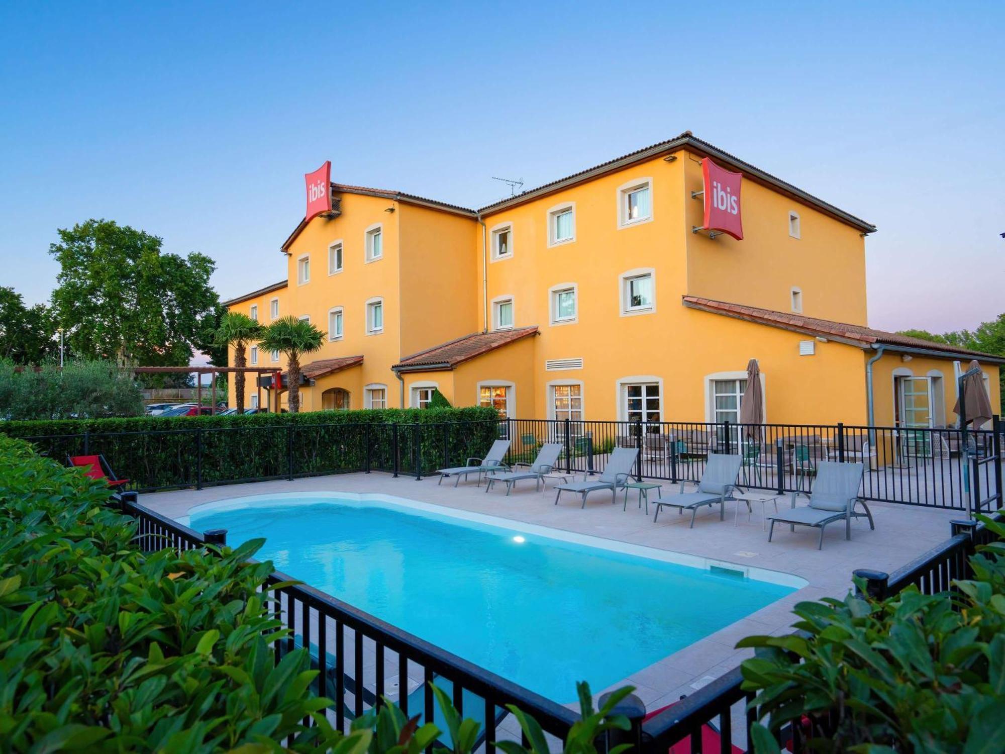 Hotel Ibis Manosque Cadarache Esterno foto
