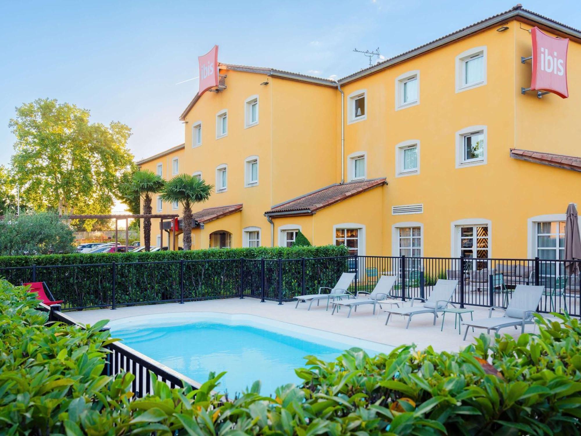 Hotel Ibis Manosque Cadarache Esterno foto