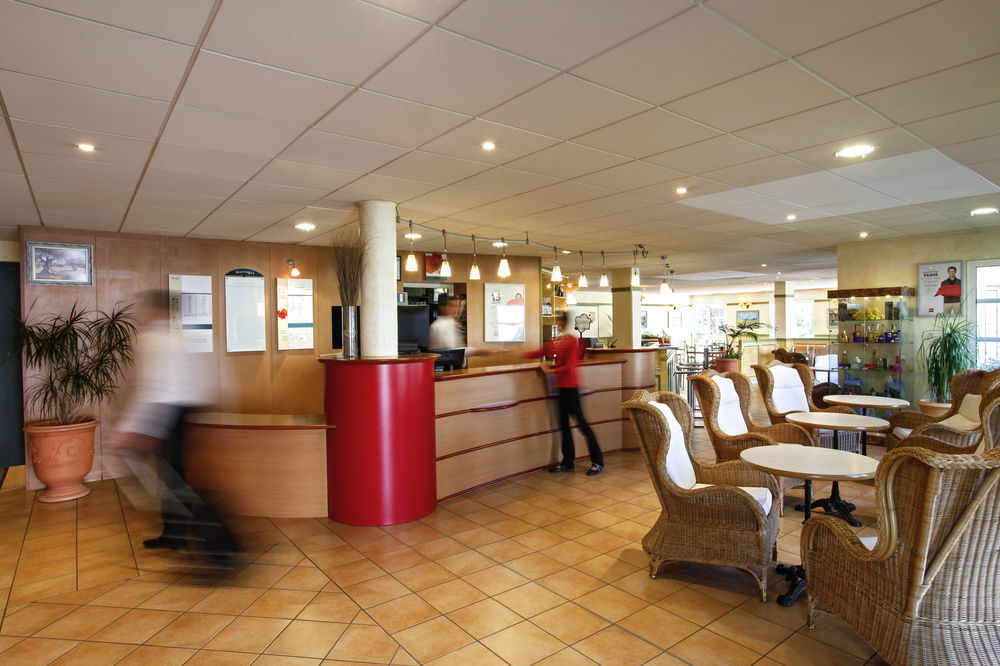 Hotel Ibis Manosque Cadarache Esterno foto
